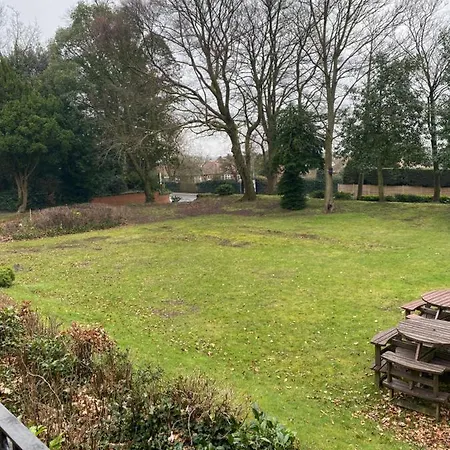 The At Carlton Tavern Free Parking