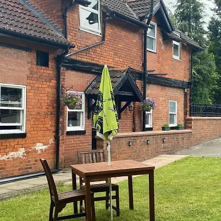 The At Carlton Tavern Free Parking Йорк