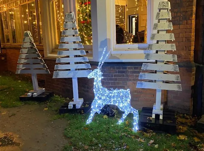 The At Carlton Tavern Free Parking Lodge *