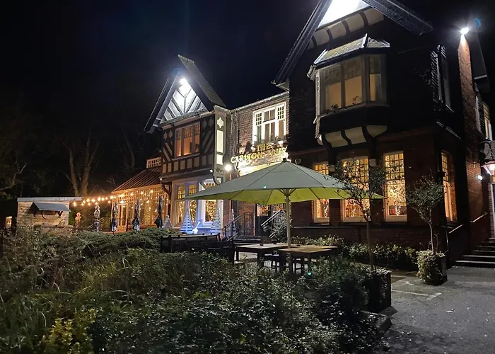 The At Carlton Tavern Free Parking Lodge