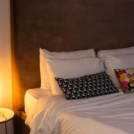 بيت خشبي The At Carlton Tavern Free Parking *