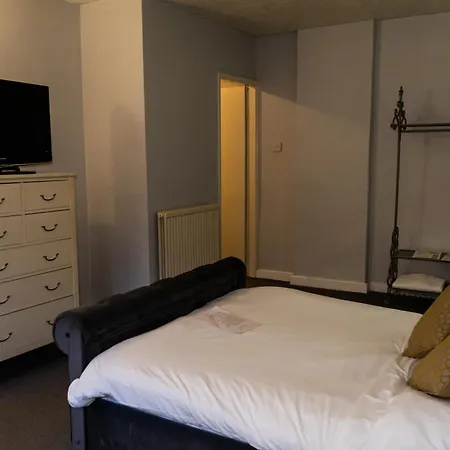 بيت خشبي The At Carlton Tavern Free Parking *